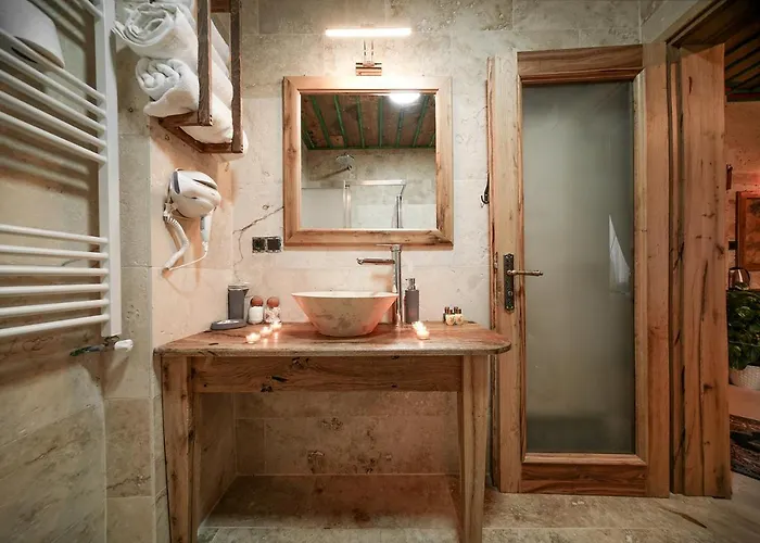 Serene Premium Stone House 2* نفسهير