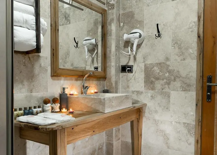 Serene Premium Stone House 2* نفسهير